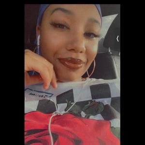 Meet your Posher, Janiah